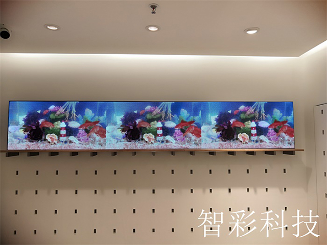 Lily服裝店LED顯示屏由上海智彩科技設(shè)計(jì)、安裝
